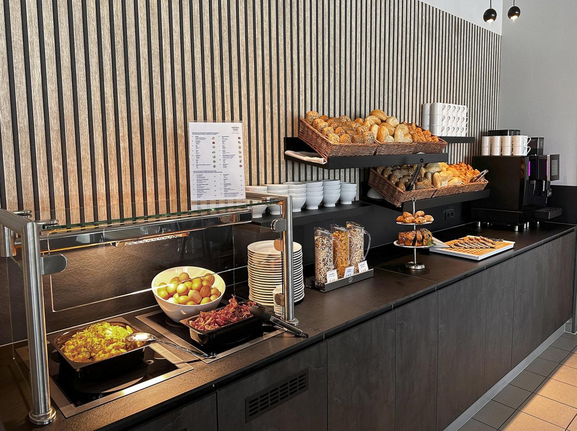 Hotel Median Messe 3*